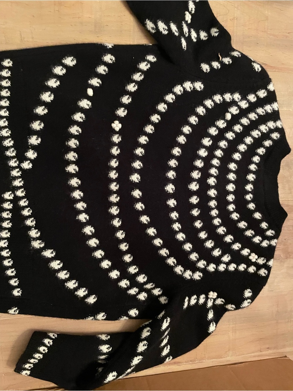 CHANEL Black and White Patterned Wool Cardigan with Signature Buttons - Picture 5 of 5